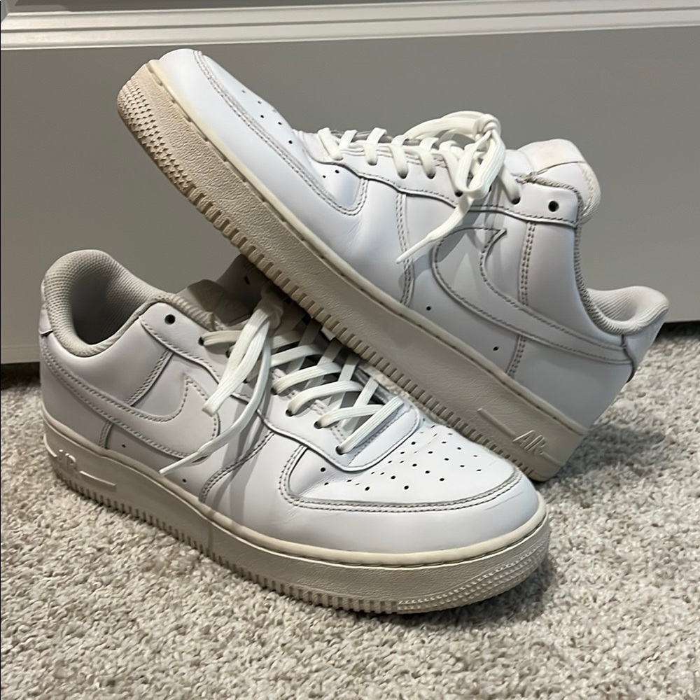 Nike Men's White Air Force one 9.5 worn but still great condition.